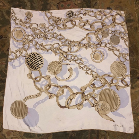 $209 AUTHENTIC GUCCI SILK SCARF GENTLY USED - Picture 1 of 7